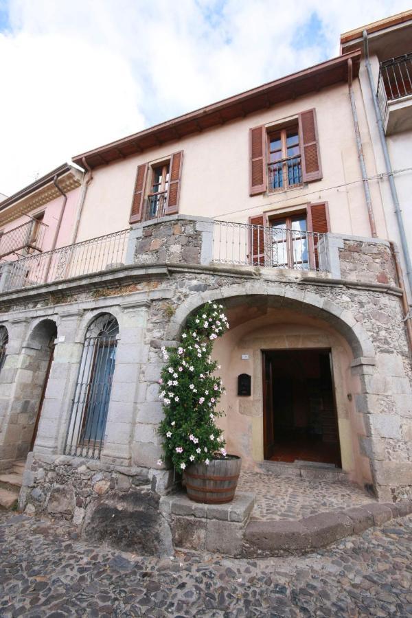 B&B Linu Ruiu Santu Lussurgiu Exterior photo